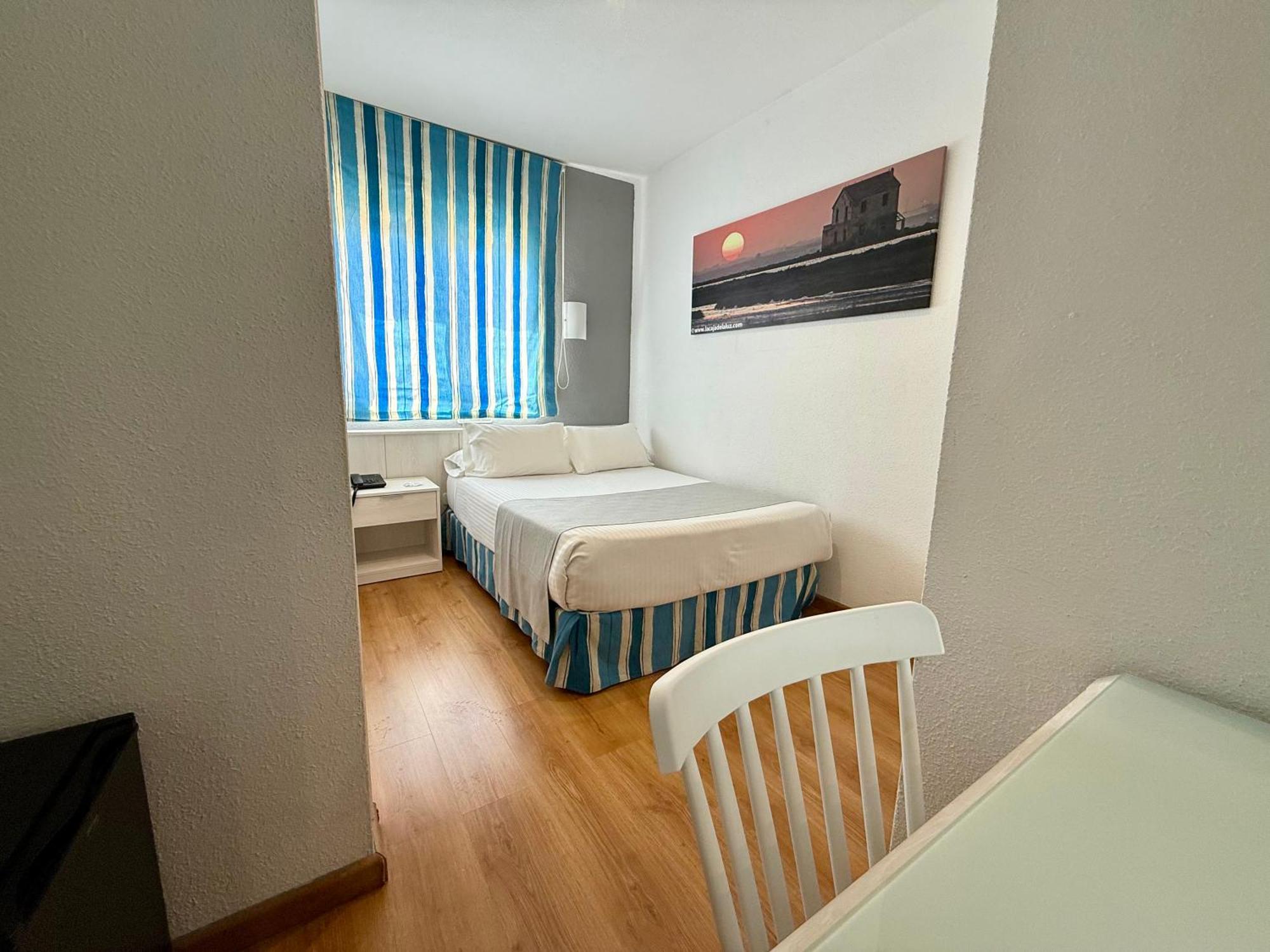 Hotel Neptuno Сан-Педро-дель-Пінатар Номер фото