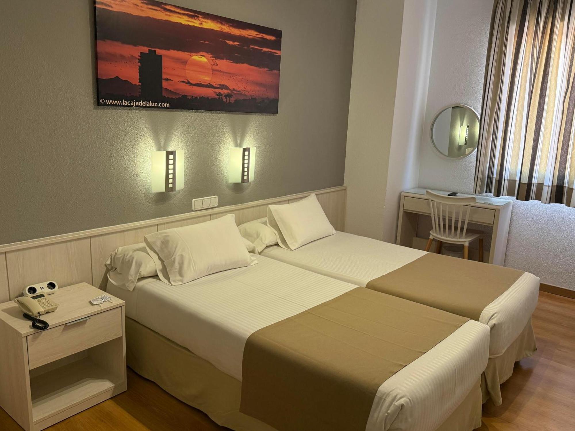 Hotel Neptuno Сан-Педро-дель-Пінатар Номер фото